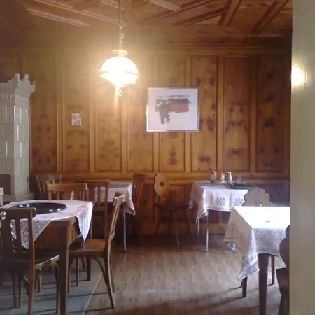 Aparthotel B&B Hostel & Attika Hotel & Appartements Chasa Valaer