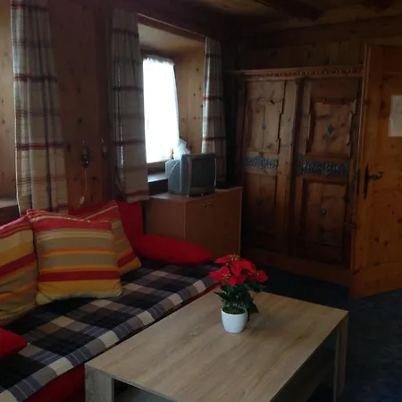 & Chasa Valar Scuol