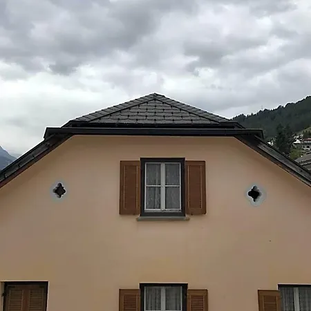 Ξενοδοχείο με διαμερίσματα Chasa Valaer Scuol