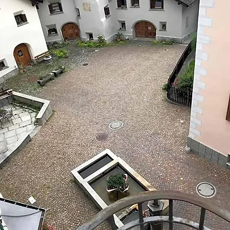 Ξενοδοχείο με διαμερίσματα Chasa Valaer Scuol