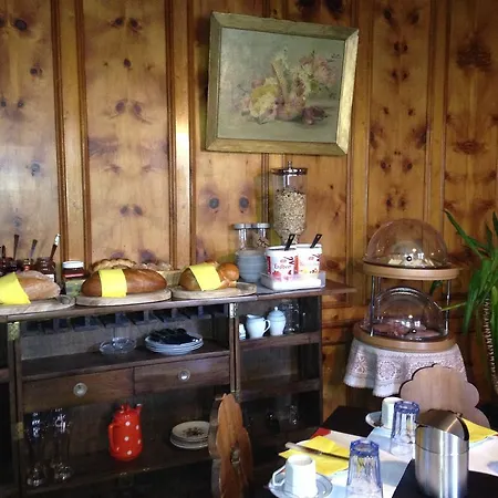 & Chasa Valaer شقة فندقية