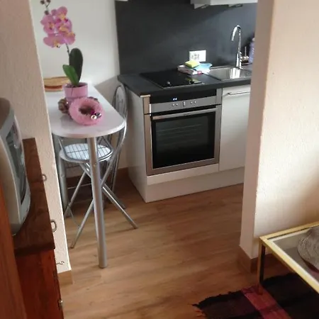 & Chasa Valaer سكول