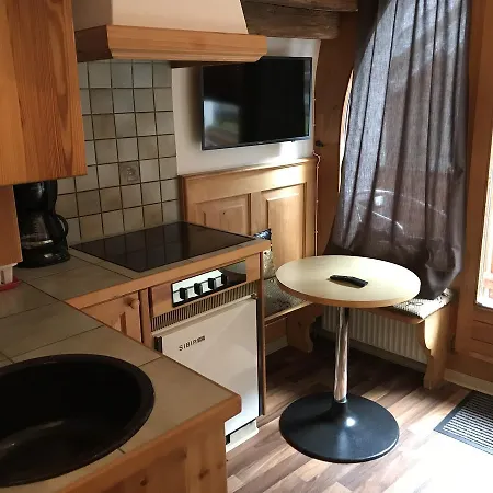 & Chasa Valaer شقة فندقية 3*