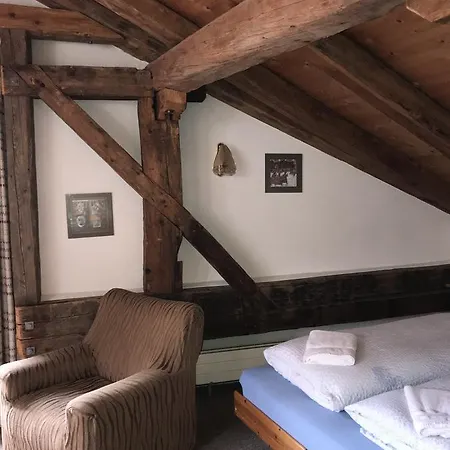 & Chasa Valaer سكول