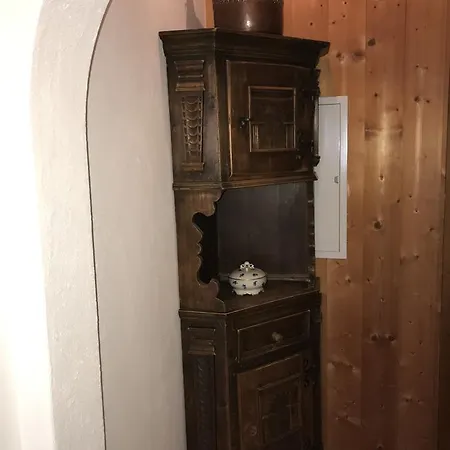 & Chasa Valaer شقة فندقية