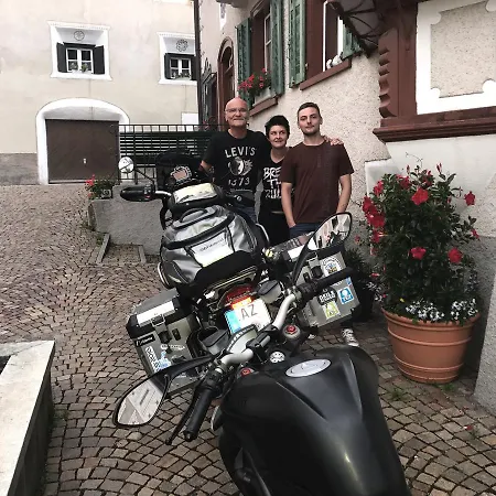 & Chasa Valaer Scuol