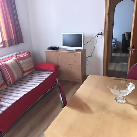 Chasa Valaer Ξενοδοχείο με διαμερίσματα 3*