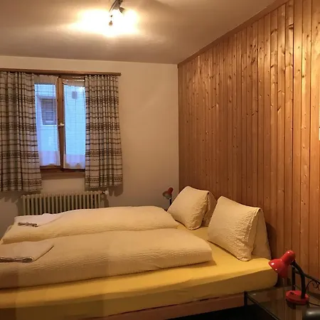 & Chasa Valaer سكول