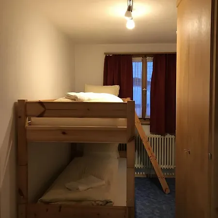 & Chasa Valaer شقة فندقية 3*