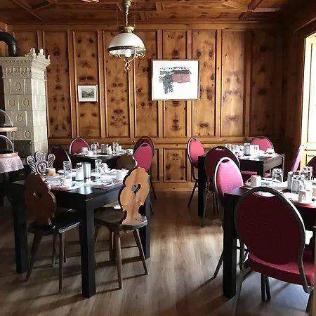 Aparthotel B&B Hostel & Attika Hotel & Appartements Chasa Valaer 3*