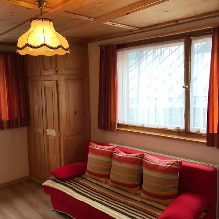 Hotel apartamentowy & Chasa Valaer 3*