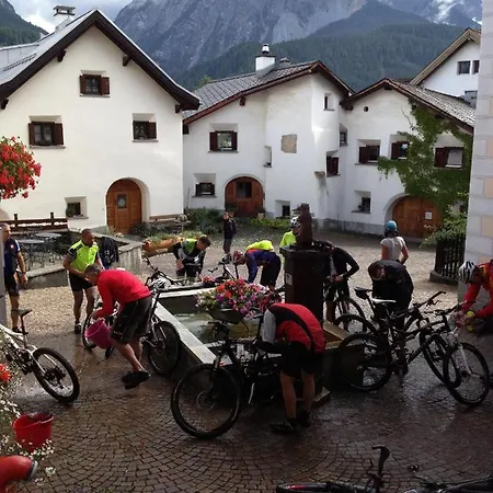 & Chasa Valaer Hotel apartamentowy 3*