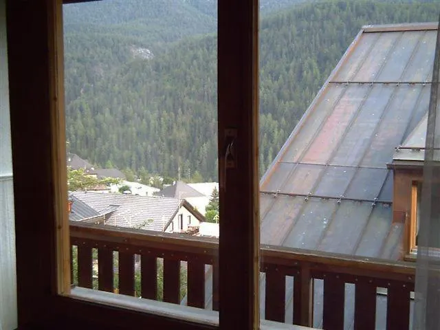 Aparthotel & Chasa Valaer