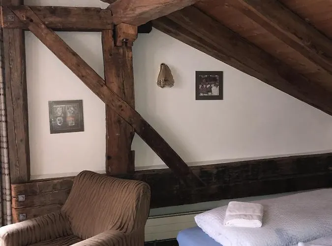 B ＆ B ＆ チャザー ヴァリア シュクオル