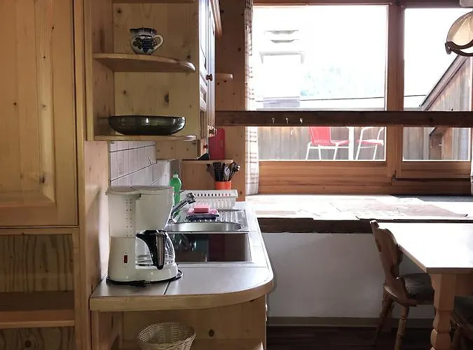 B ＆ B ＆ チャザー ヴァリア シュクオル