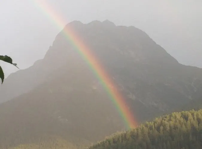 Aparthotel & Chasa Valaer 3*