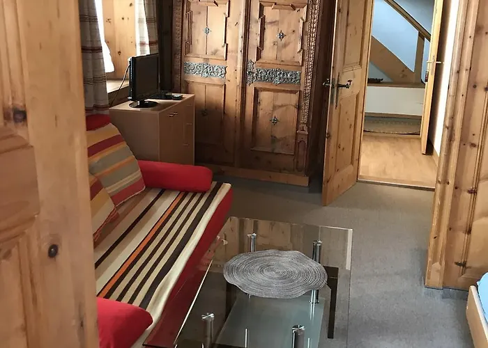 & Chasa Valaer Aparthotel 3*