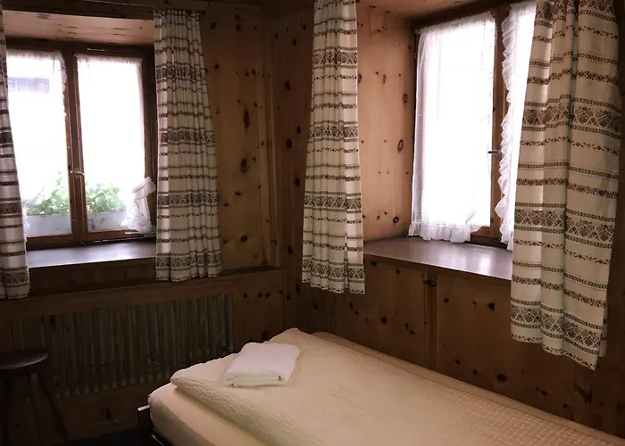 & Chasa Valaer 3* Scuol