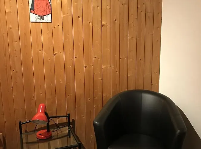 B ＆ B ＆ チャザー ヴァリア シュクオル