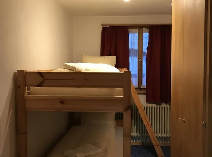 & Chasa Valaer Aparthotel 3*