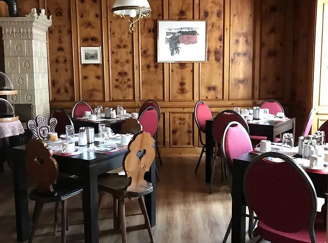 Aparthotel & Chasa Valaer 3*