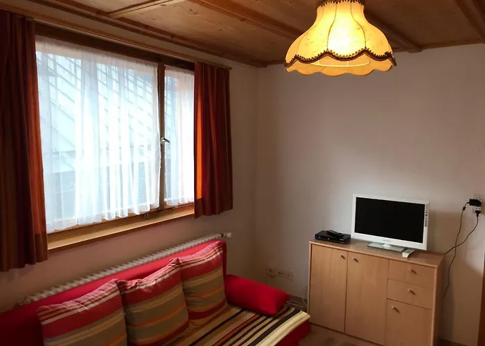 Aparthotel & Chasa Valaer 3*