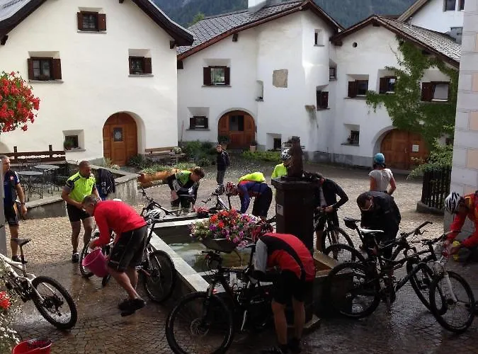 B ＆ B ＆ チャザー ヴァリア アパートホテル 3*