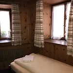 & Chasa Valaer 3* Scuol