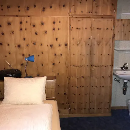 B&B Hostel & Attika Hotel & Appartements Chasa Valaer Aparthotel 3*