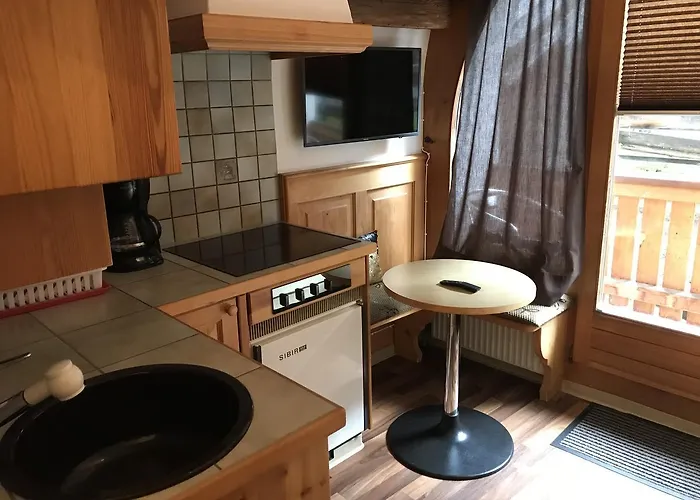 & Chasa Valaer Apart-hotel 3*