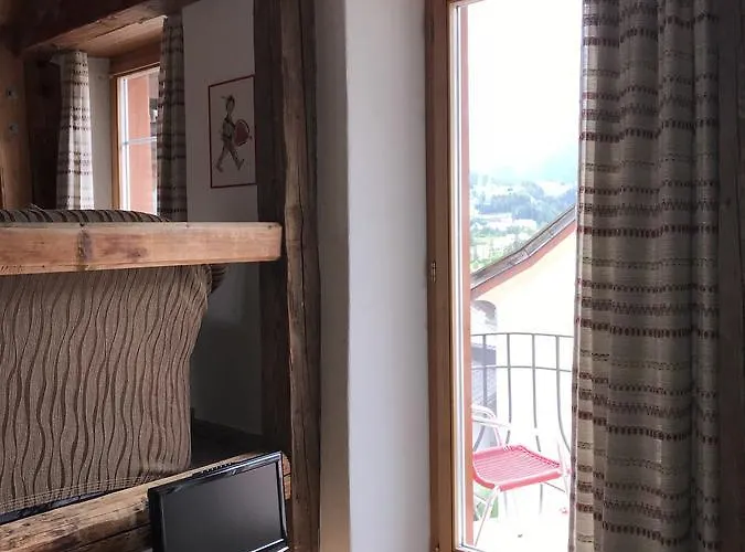 & Chasa Valaer Apart-hotel Scuol